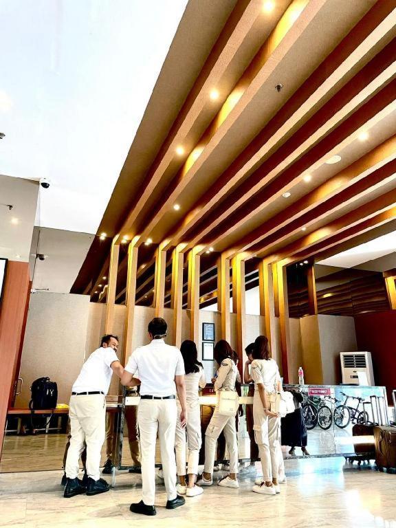 The Crew Hotel Kualanamu International Airport Medan Exterior foto